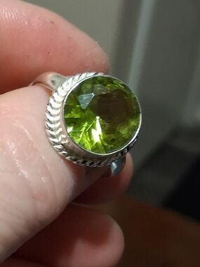 Natural Certified 8.65 CT Green Peridot Gemstone STERLNG SILVER Ring